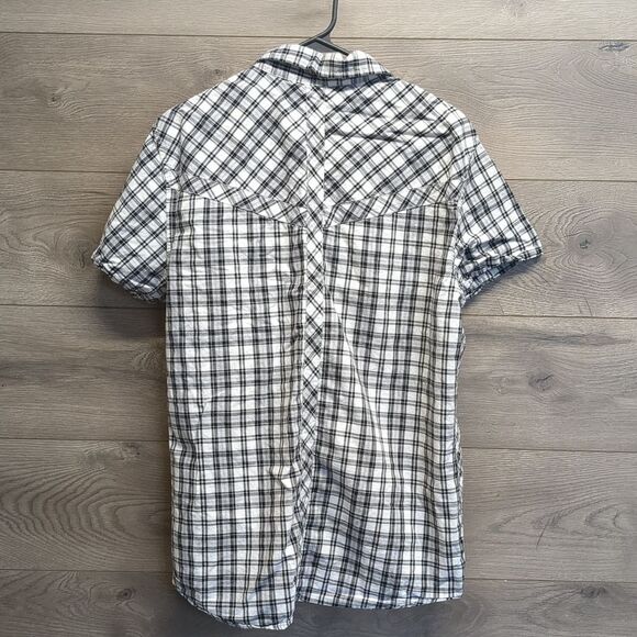 Men's GUESS Snap Button Plaid Casual short sleeve top Size Large - Picture 5 of 6